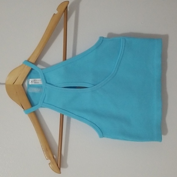 Fashion Nova cut out crop top - Picture 3 of 4